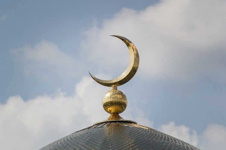 Crescent Moon on mosque Crescent Moon on mosque Crescent Moon on mosque